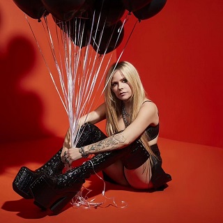 Avril Luv Sux photo with baloons
